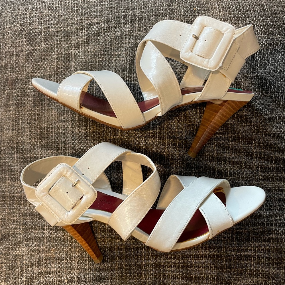 Ann Marino womens white heels size 8